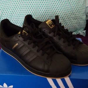Adidas superstars black